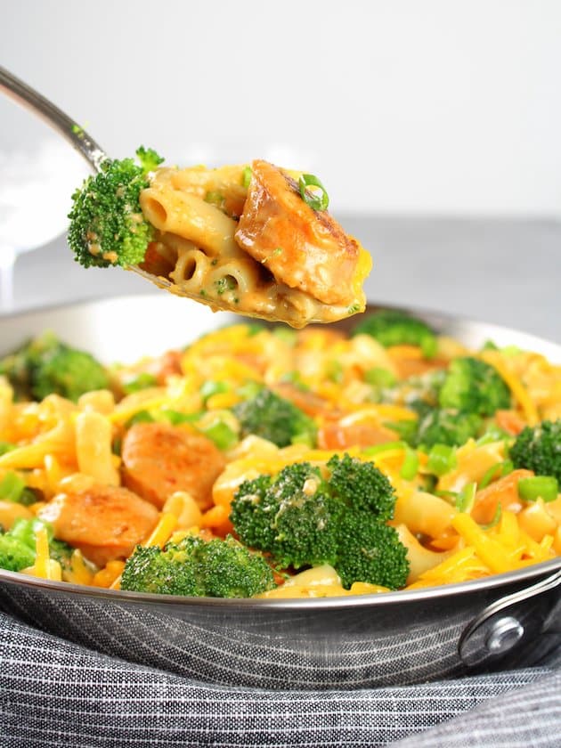 Spoonful of Buffalo Chicken Broccoli Mac and Cheese 