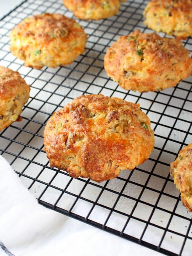  Biscuits on Wire Rack