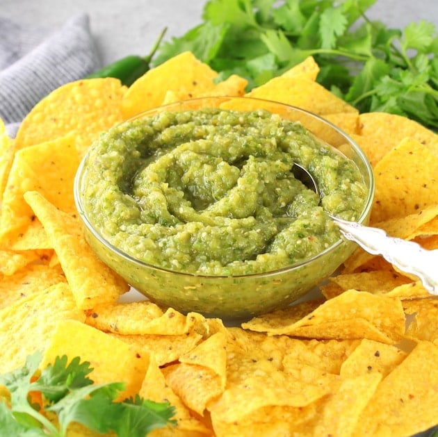 Easy Homemade Guacamole Recipe - Savory Nothings