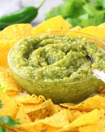 Salsa verde with chips