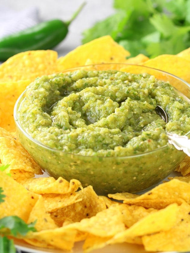 Salsa verde with chips