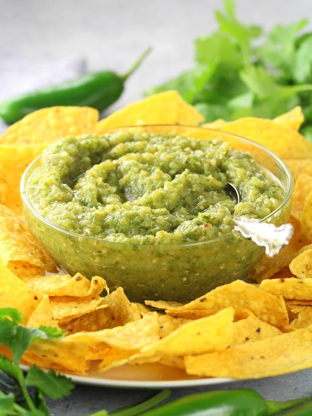 Salsa Verde Recipe Image: Chips and salsa verde up close