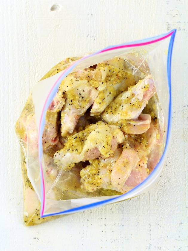 How to marinate chicken wings in a ziploc bag