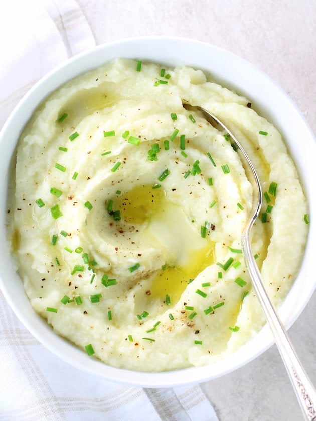 Mashed Cauliflower with butter and garlic