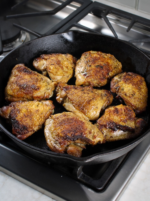searing chicken thighs in cast iron skillet 