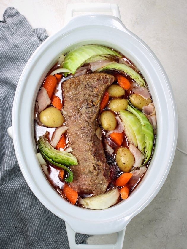 corned beef and cabbage in slow cooker 