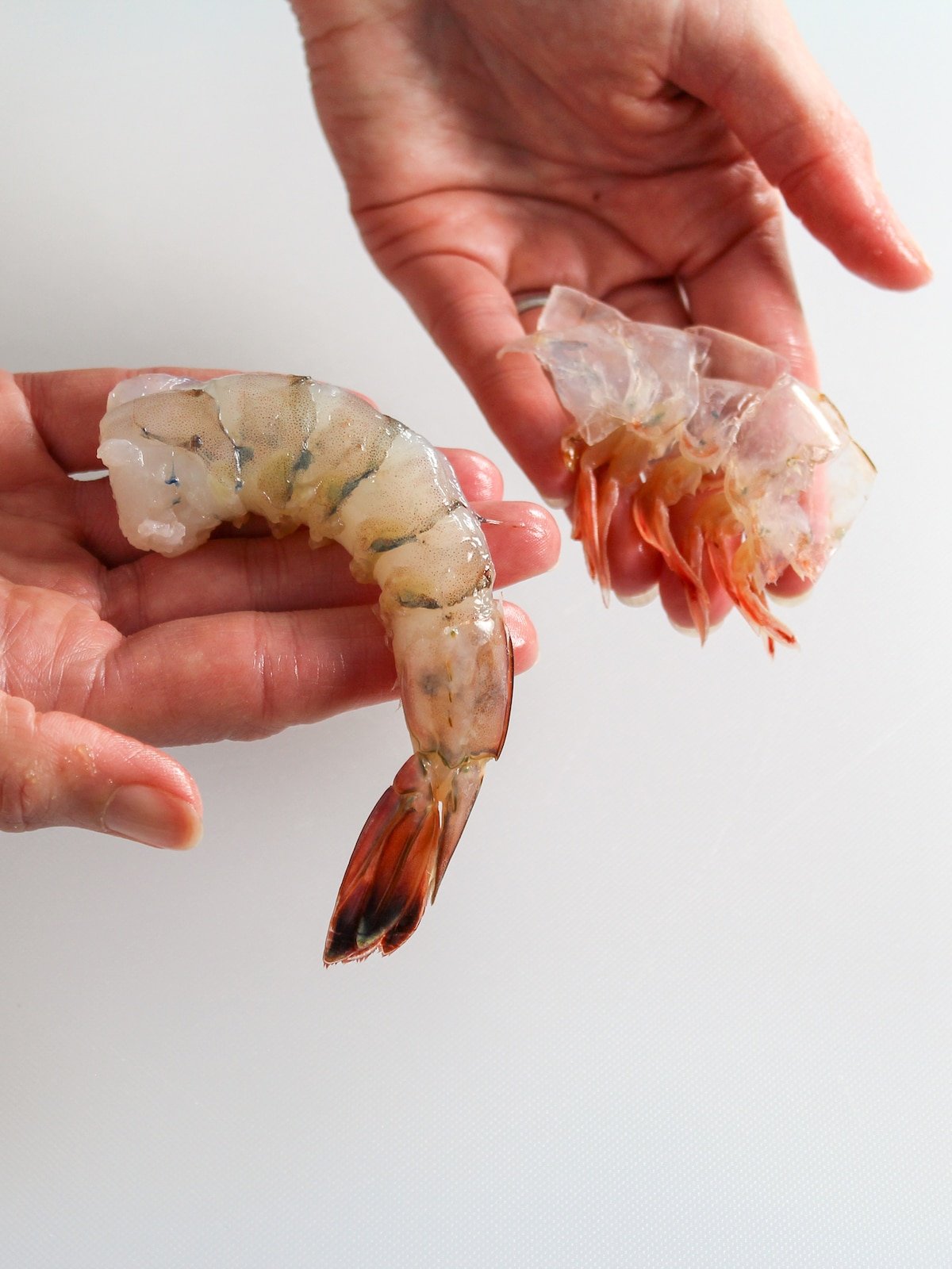 How to remove the shell from shrimp.