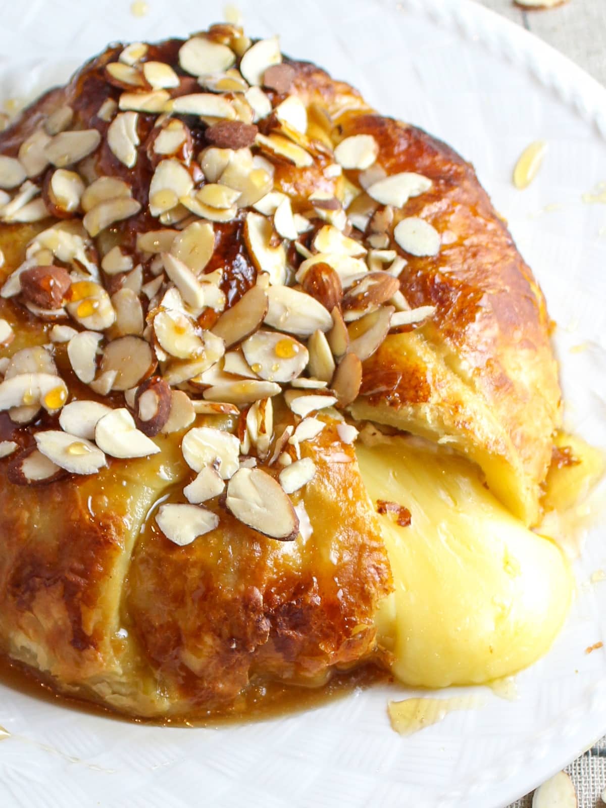 Baked Brie in Puff Pastry with Honey and Almonds