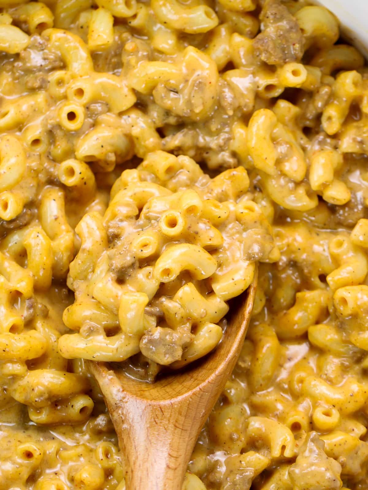 One-pot with macaroni pasta, cheddar cheese and lean ground beef.